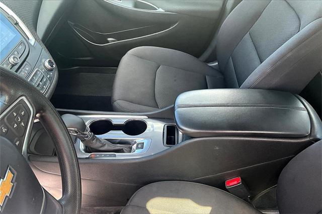 Photo of 2023 Summit White Chevrolet Malibu