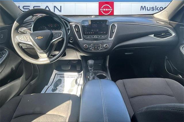 Photo of 2023 Summit White Chevrolet Malibu