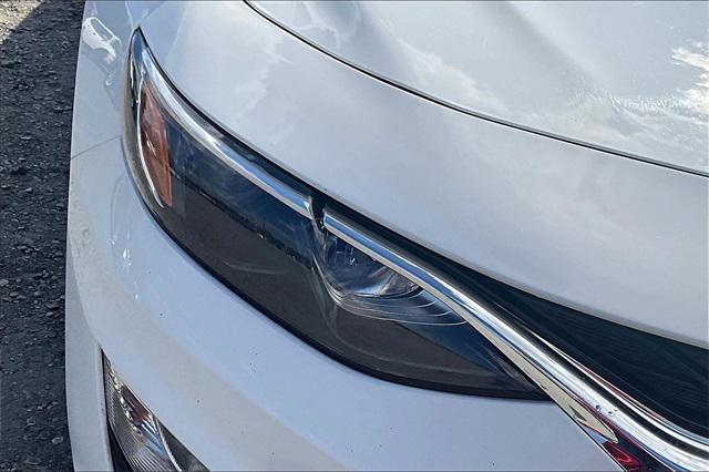 Photo of 2023 Summit White Chevrolet Malibu