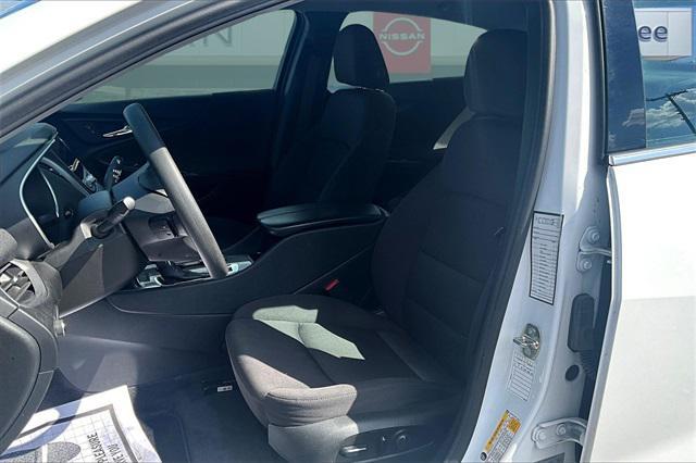 Photo of 2023 Summit White Chevrolet Malibu