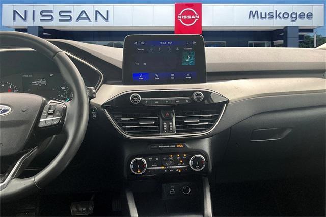 Photo of 2022 Carbonized Gray Metallic Ford Escape
