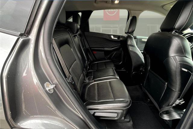 Photo of 2022 Carbonized Gray Metallic Ford Escape