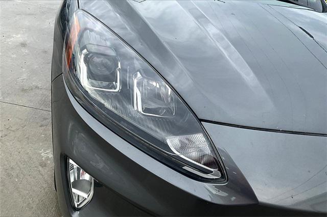 Photo of 2022 Carbonized Gray Metallic Ford Escape