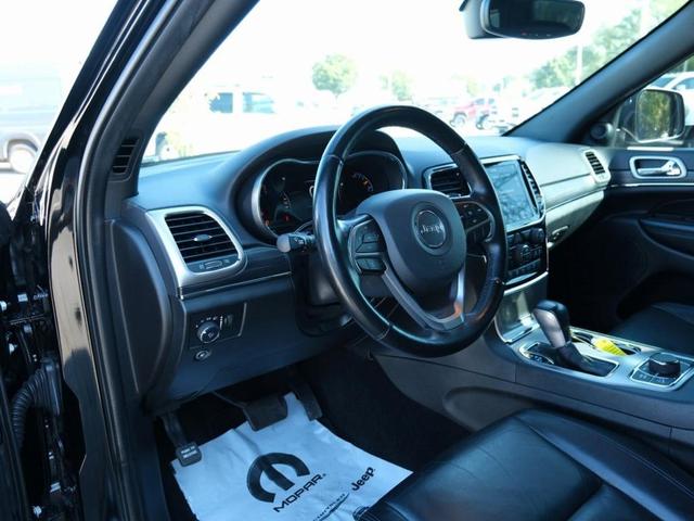 Photo of 2022 Diamond Black Crystal Pearlcoat Jeep Grand Cherokee WK