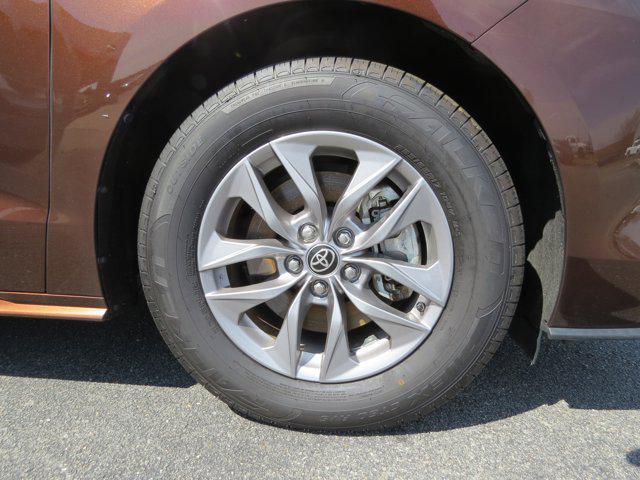 Photo of 2022 Sunset Bronze Mica Toyota Sienna