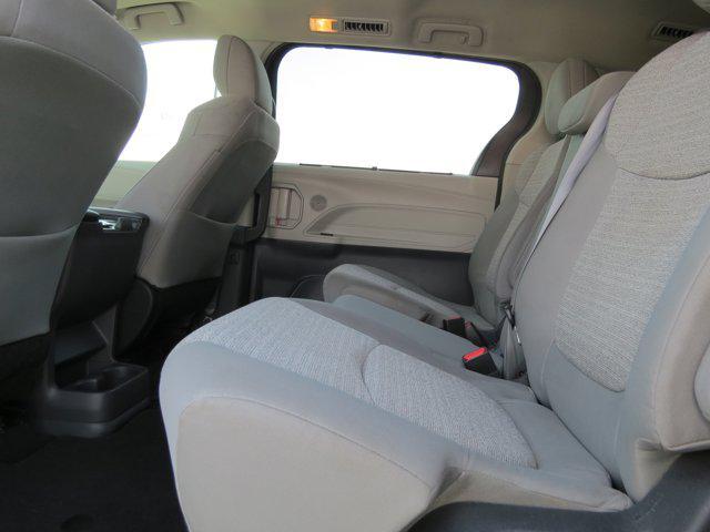 Photo of 2022 Sunset Bronze Mica Toyota Sienna