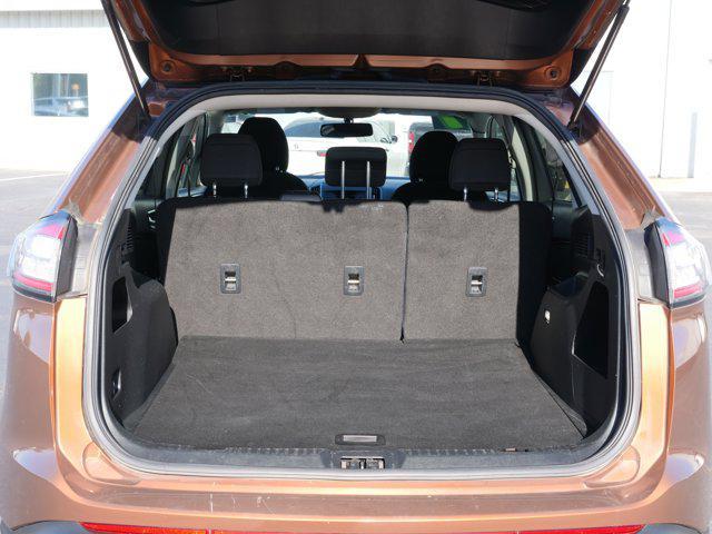 Photo of 2017 Canyon Ridge Metallic Ford Edge