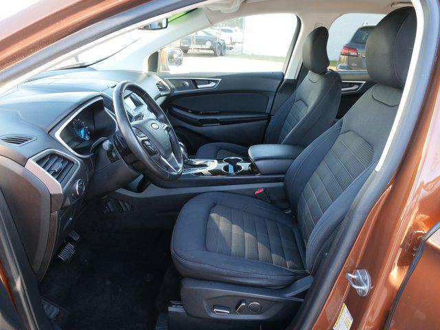 Photo of 2017 Canyon Ridge Metallic Ford Edge