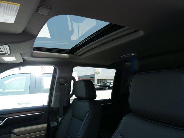 Photo of 2025 Summit White GMC Sierra 2500