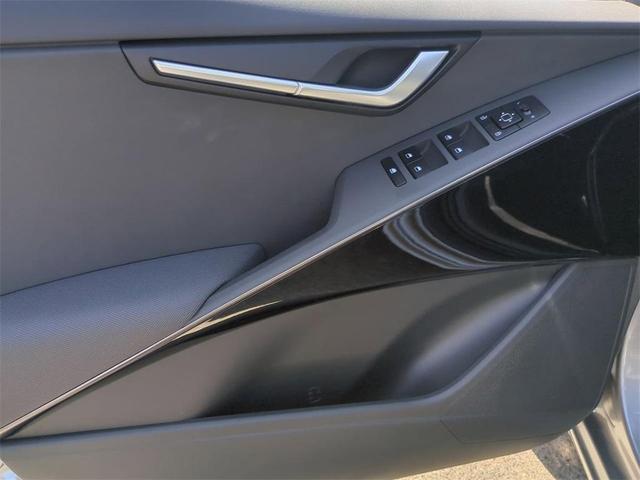 Photo of 2025 Steel Gray Kia Niro EV