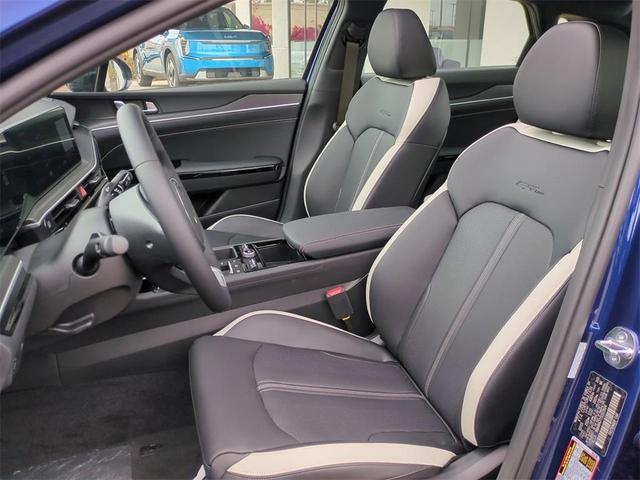 Photo of 2025 Blue Kia K5