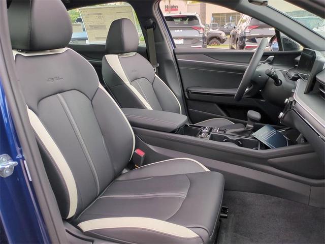 Photo of 2025 Blue Kia K5