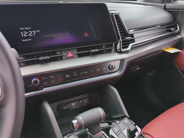 Photo of 2025 Wolf Gray Kia Sportage