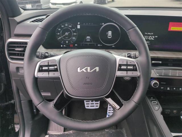 Photo of 2025 Ebony Black Kia Telluride