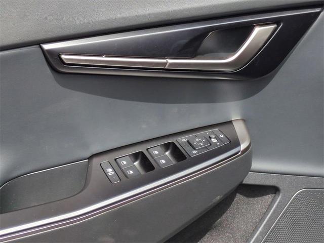 Photo of 2025 Midnight Black Kia EV6
