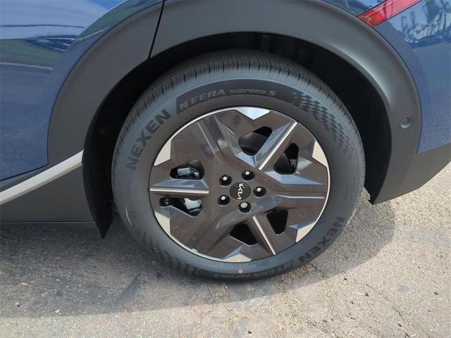Photo of 2025 Midnight Black Kia EV6
