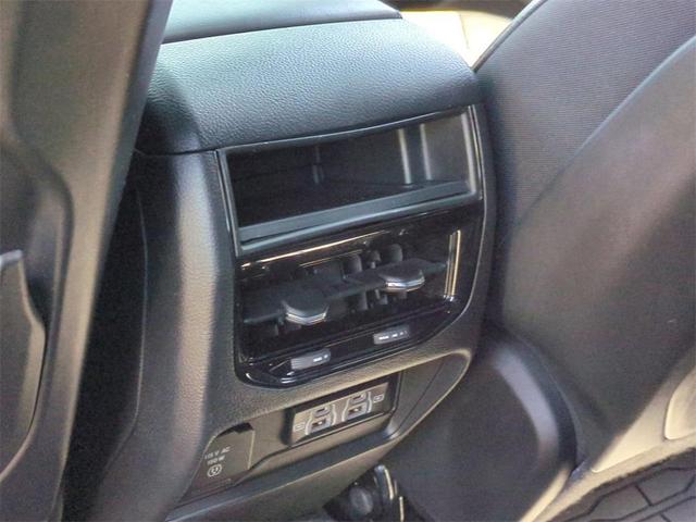 Photo of 2023 Diamond Black Jeep Grand Cherokee
