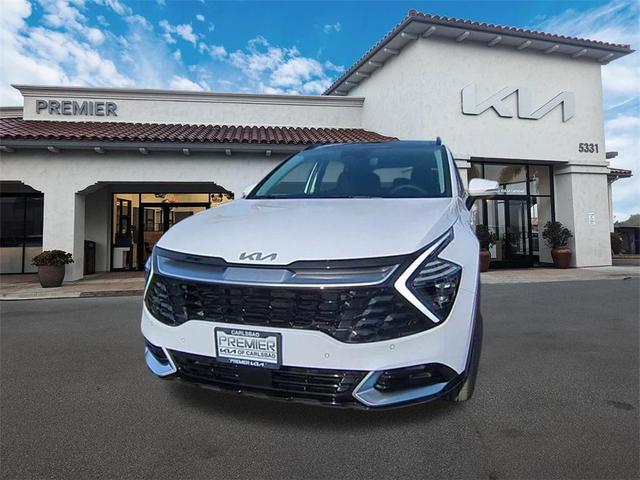 Photo of 2025 Glacial White Pearl Kia Sportage