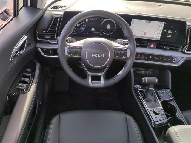 Photo of 2025 Glacial White Pearl Kia Sportage
