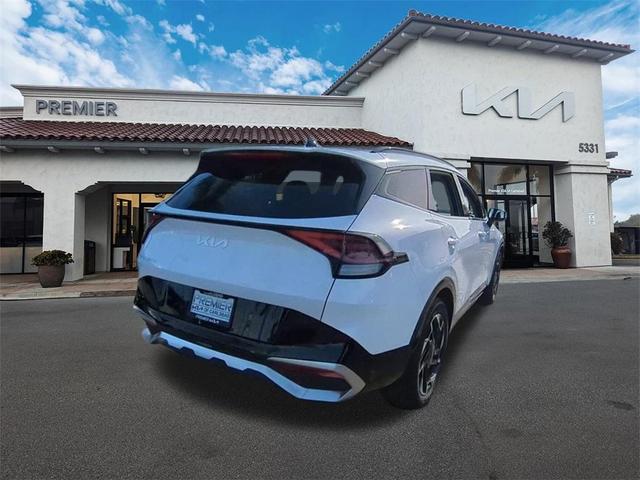 Photo of 2025 Glacial White Pearl Kia Sportage