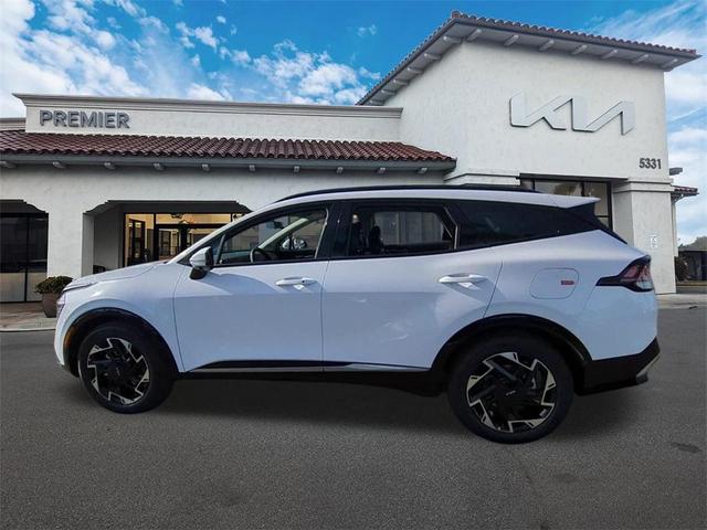 Photo of 2025 Glacial White Pearl Kia Sportage