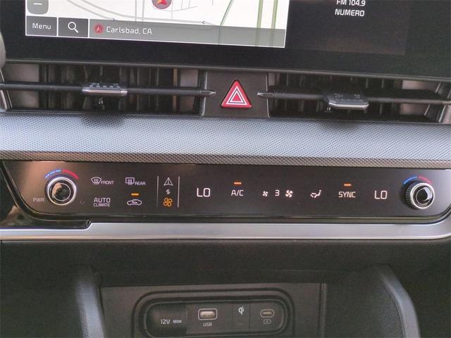 Photo of 2025 Glacial White Pearl Kia Sportage