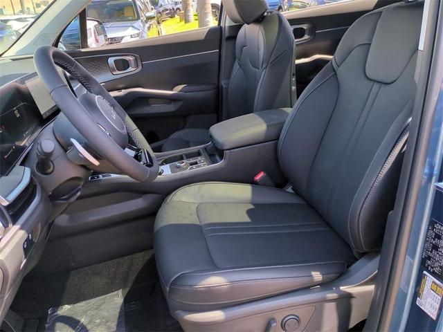 Photo of 2025 Mineral Blue Kia Sorento Hybrid