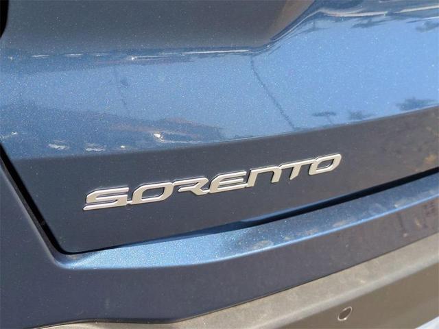 Photo of 2025 Mineral Blue Kia Sorento Hybrid