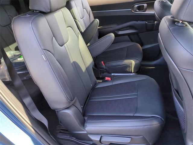 Photo of 2025 Mineral Blue Kia Sorento Hybrid