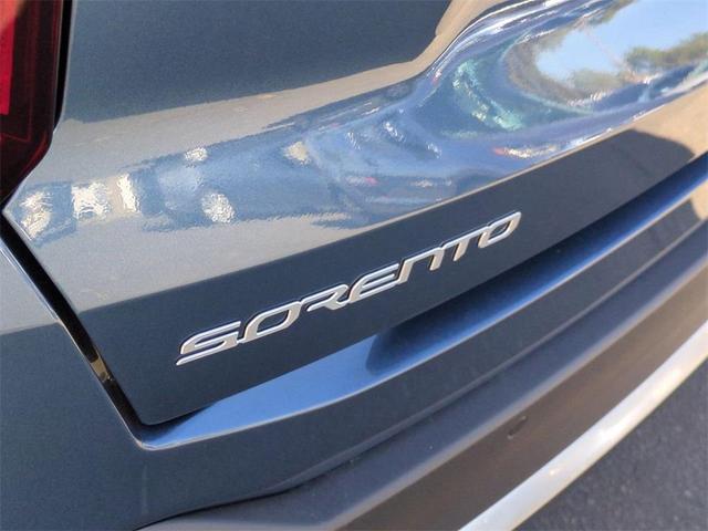 Photo of 2025 Mineral Blue Kia Sorento Hybrid