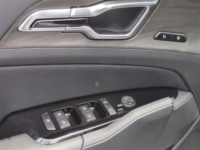 Photo of 2025 Snow White Pearl Kia Sportage Plug-In Hybrid