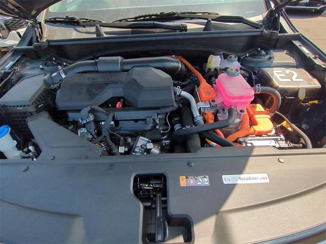 Photo of 2025 Gravity Gray Kia Sportage Hybrid