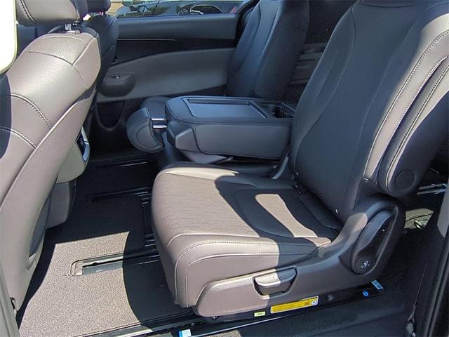 Photo of 2026 Metal Kia Carnival