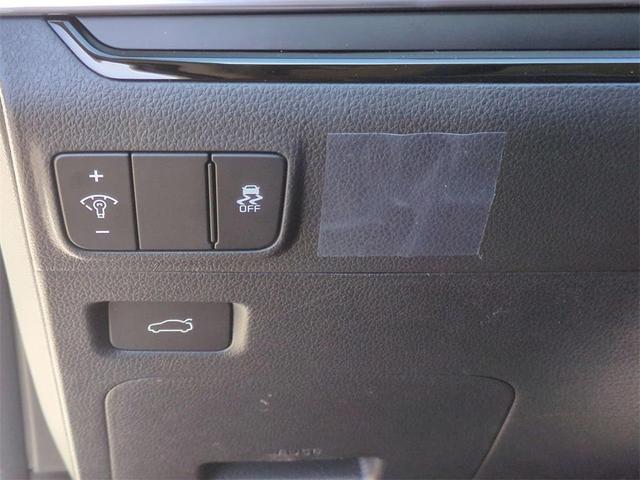 Photo of 2025 Snow White Pearl Kia K5