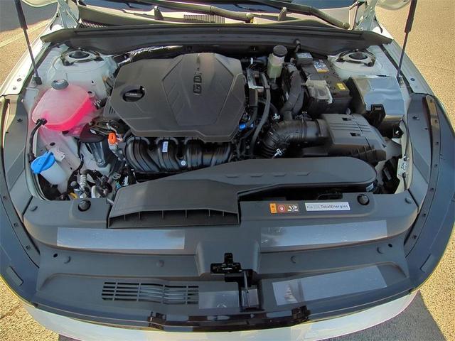 Photo of 2025 Snow White Pearl Kia K5