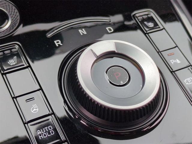Photo of 2025 Snow White Pearl Kia Niro EV