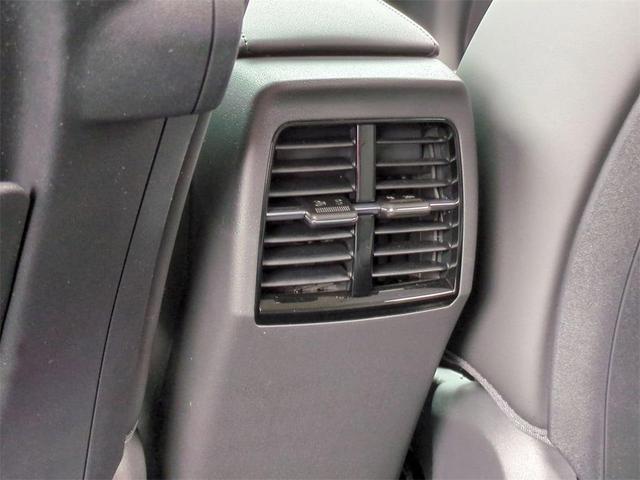 Photo of 2025 Snow White Pearl Kia Niro EV