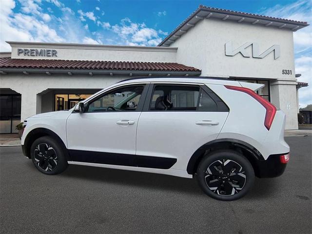 Photo of 2025 Snow White Pearl Kia Niro EV