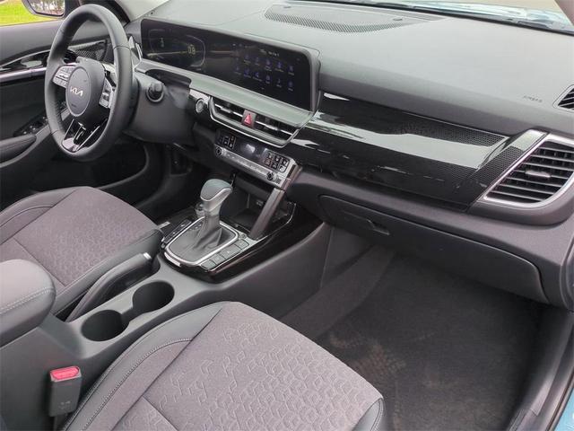Photo of 2026 Blue / Black Kia Seltos