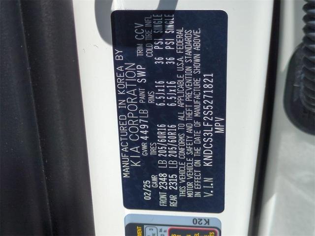 Photo of 2025 Snow White Pearl Kia Niro Plug-In Hybrid