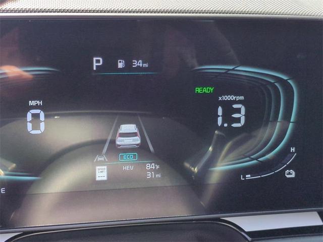 Photo of 2025 Snow White Pearl Kia Niro Plug-In Hybrid