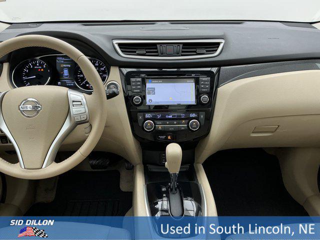 Photo of 2015 Super Black Nissan Rogue