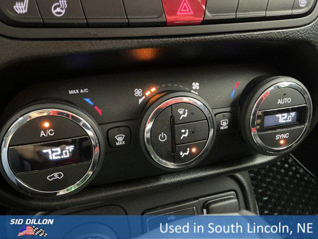 Photo of 2017 Granite Crystal Metallic Clearcoat Jeep Renegade