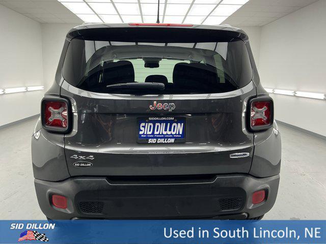 Photo of 2017 Granite Crystal Metallic Clearcoat Jeep Renegade
