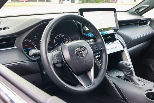 Photo of 2024 Black Toyota Venza