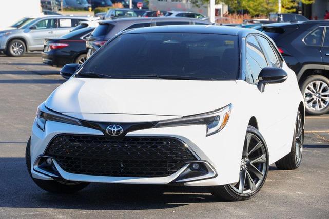 Photo of 2025 Wind Chill Pearl/Midnight Black Metallic Toyota Corolla