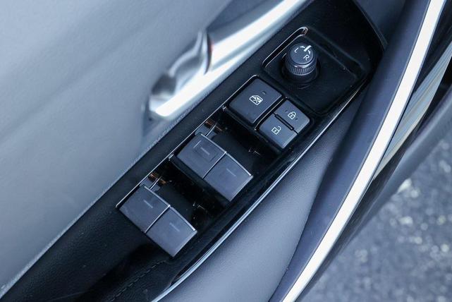 Photo of 2025 Wind Chill Pearl/Midnight Black Metallic Toyota Corolla