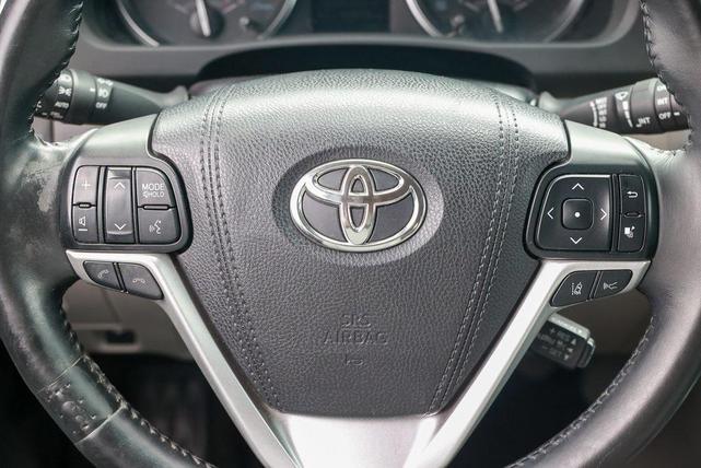 Photo of 2018 Celestial Silver Metallic Toyota Highlander
