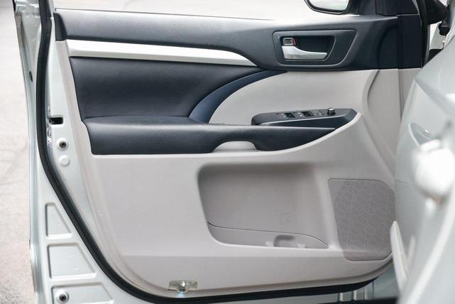 Photo of 2018 Celestial Silver Metallic Toyota Highlander