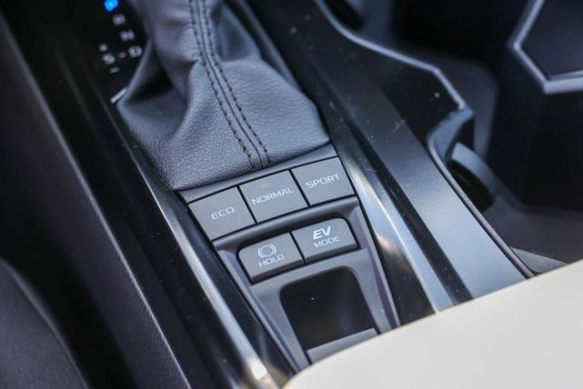 Photo of 2025 Ice Cap Toyota Camry
